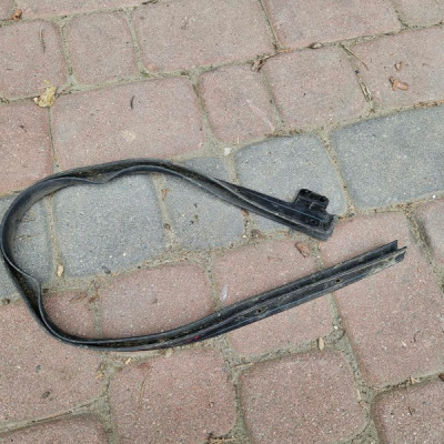 Uszczelka drzwi lewy przód przednia Renault Captur II 2