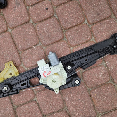 Podnośnik szyby drzwi lewy przód EUROPA Renault Captur II 2 807215326R