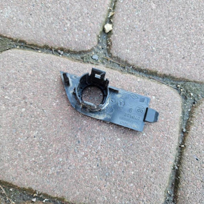 Koszyk czujnika parkowania PDC Renault Captur II 2 253A72022R