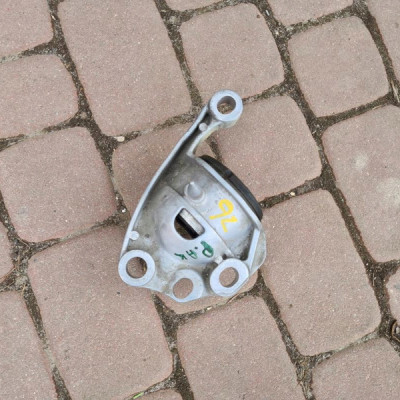 Łapa poduszka belki tył Opel Astra K 39029209