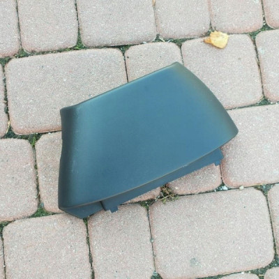 Obudowa kierownicy Vivaro B Trafic III 484719846R