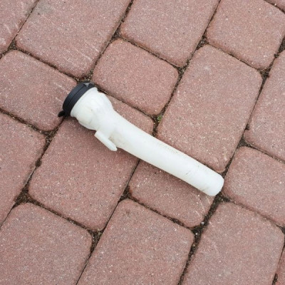 Rurka wlew płynu spryskiwaczy Insignia 13315611