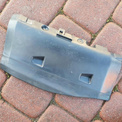 Plastik obudowa łapacza Opel Insignia 55561769