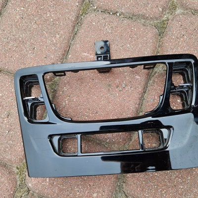 Ramka panel dekor nawiewu klimatyzacji Opel Mokka 42457912