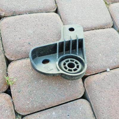 Uchwyt chłodnicy prawy Opel Insignia B 84012896