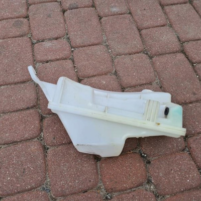 Zbiorniczek spryskiwaczy Opel Meriva B 13250456