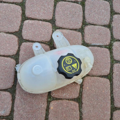 Zbiorniczek wyrównawczy Opel Insignia B 23246559