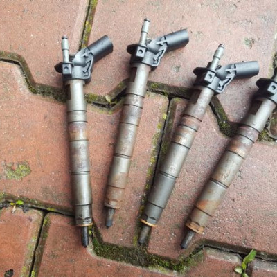 Wtrysk wtryskiwacz Opel Insignia 55565209