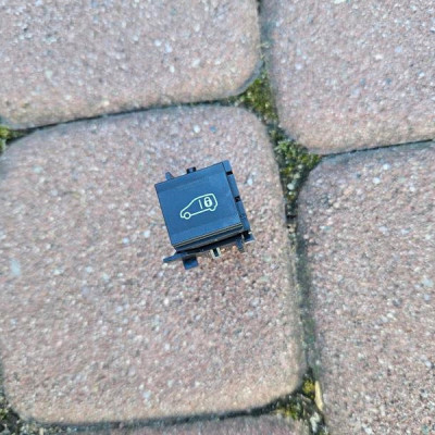 Przełącznik otwierania paki PROACE CITY Berlingo Rifter Combo E 98177359ZD