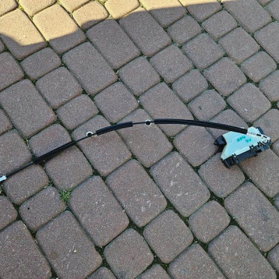 Zamek boczny drzwi bok PROACE CITY Berlingo Rifter Combo E PSA 221720