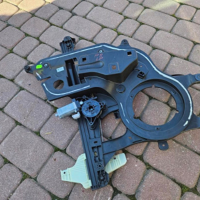 Podnośnik szyby lewy PROACE CITY Berlingo Rifter Combo D 9840175680