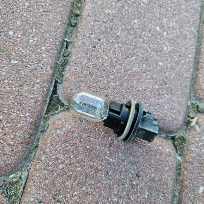 Gniazdo zarówki lampy jazda dzienna TOYOTA C-HR CHR