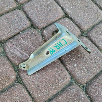 Uchwyt mocowanie błotnika wspornik fartucha ratuch TOYOTA CH-R CHR