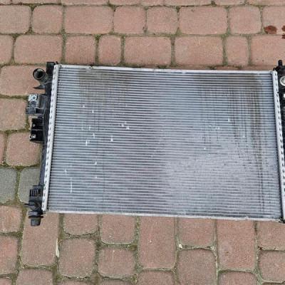 Chłodnica wody automat 2.0D Opel Insignia B 84208068