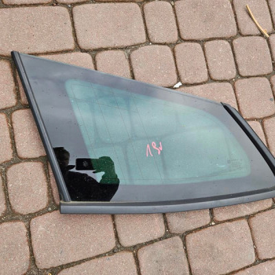 Szyba tył tylna kombi ciemna Opel Insignia B 2019r