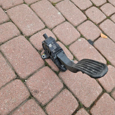 Pedał gazu potencjometr 1.8i hybryda TOYOTA CH-R CHR 78110-F4020