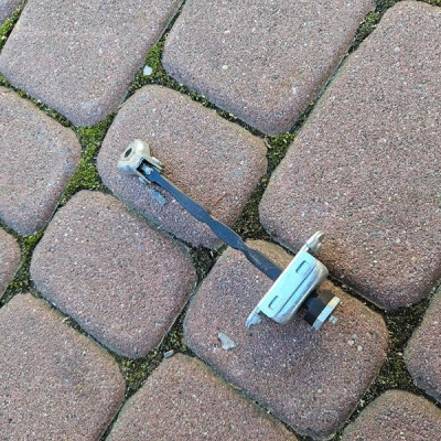 Ogranicznik drzwi przód przedni lewy TOYOTA CH-R CHR