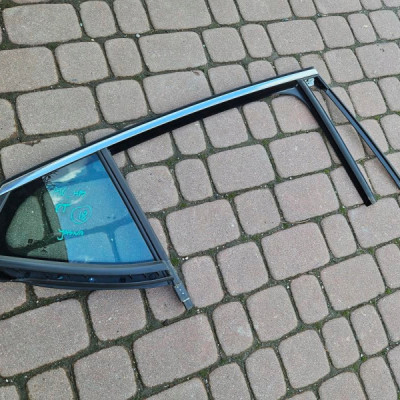 Szyba tył tylna jasna HB prawa Opel Astra K V 2018r