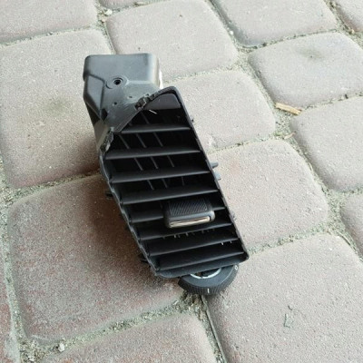 Kratka deski nawiew brązowy Opel Insignia 13282236