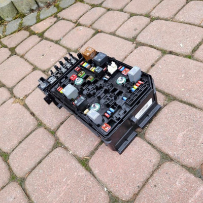 Skrzynka bezpieczników 1.6 Astra K V 39158957