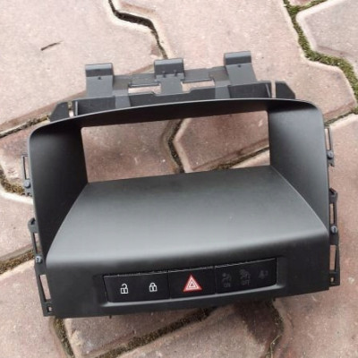 Obudowa osłona wyswietlacza Astra J IV 13362791