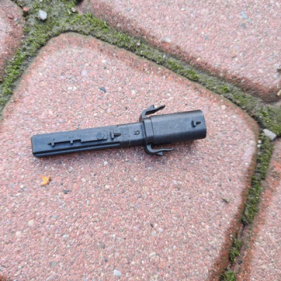 Czujnik płynu hamulcowego Opel Astra K V