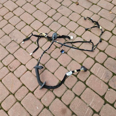 Instalacja wiązka drzwi lewy przód Vivaro B Trafic III 241241363R