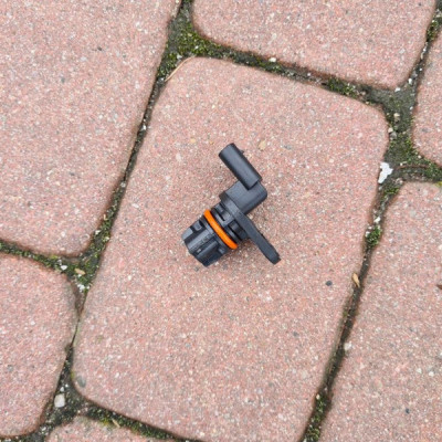 Czujnik wału 1.2T LIFT Opel Astra K 55512090