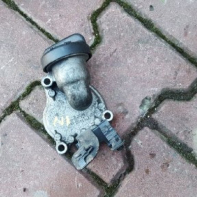 KOREK WLEWU OLEJU OPEL INSIGNIA 2.0CDTI 55565946