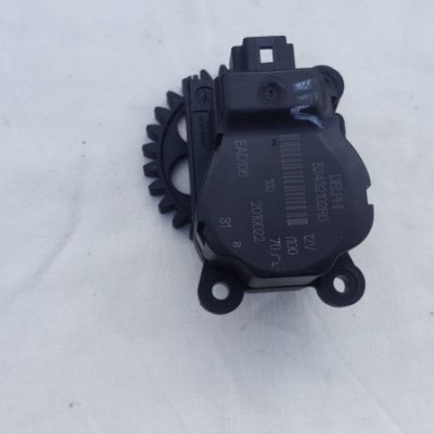 SILNICZEK KLAP NAWIEWU OPEL INSIGNIA 52432102R0