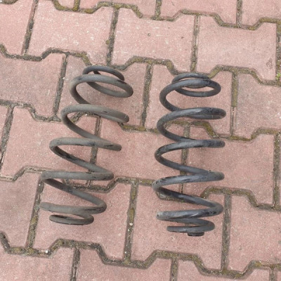 Spręzyna tył tylna 1sztuka Opel Insignia CG