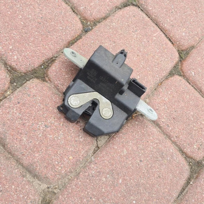 Zamek tylnej klapy EU Opel Meriva B 13317445