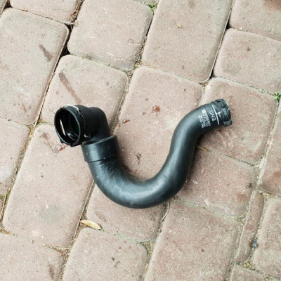 Przewód wody rura wąż 1.4T Opel Astra K V 13373153