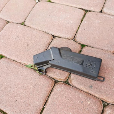 Pokrywa klemy Opel Astra K V 13427002