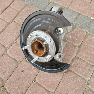 Piasta zwrotnica lewa Opel Insignia B 22949386