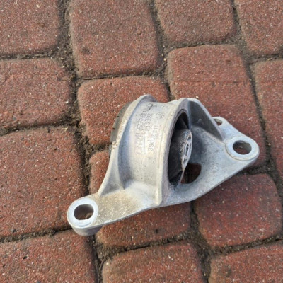 Poduszka łapa belki zawieszenia Astra K V 13370601 39029211