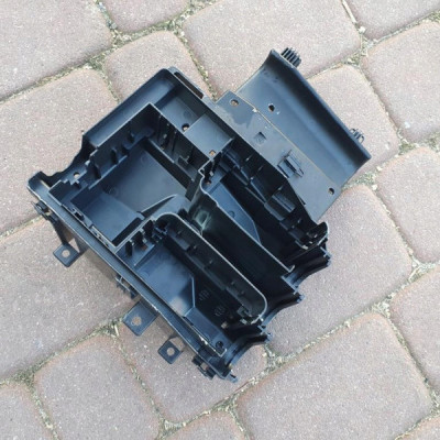 Obudowa podstawa bezpieczników Opel Astra K 39049563