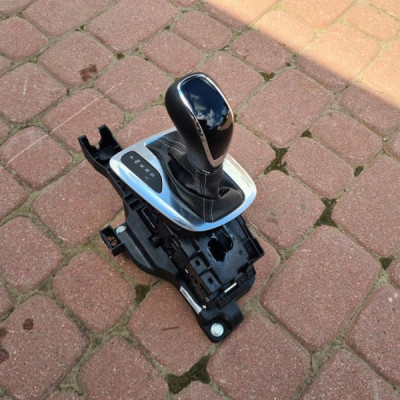 Gałka lewarek biegów Opel Astra K V 13381368