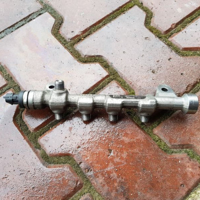 Listwa paliwowa Ople Insignia Astra J IV 55576177