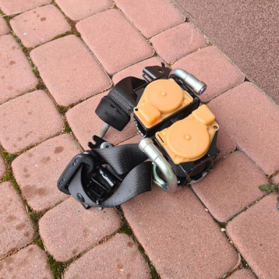 Pas pasy tył tylne ORYGINAŁ Opel Insignia B