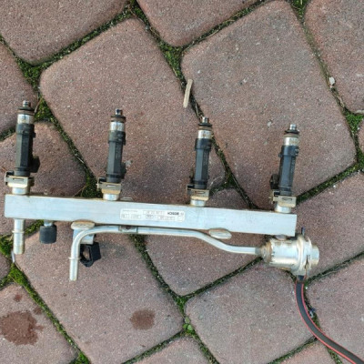 Wtryskiwacz 1.4T Opel Astra J IV 0280158205