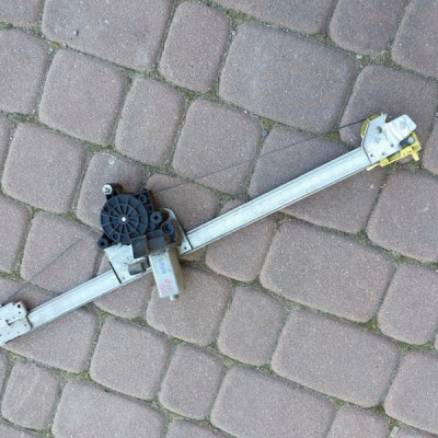 Podnośnik szyby przód prawy VIVARO TRAFIC