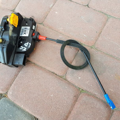 Zamek drzwi lewy przód Opel Zafira C 13579522HK EU