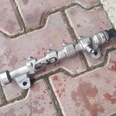 LISTWA WTRYSKOWA OPEL INSIGNIA 0445214221