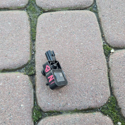 Czujnik uderzeniowy Opel Insignia B 13509730