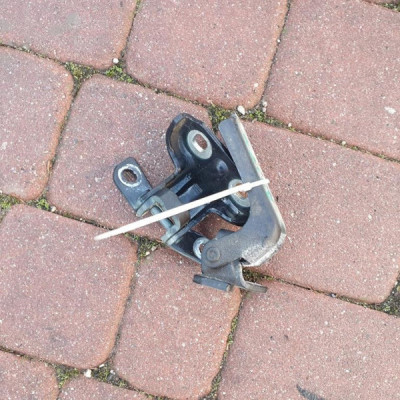 Zawias drzwi tył tylny prawy Opel Astra J IV 4