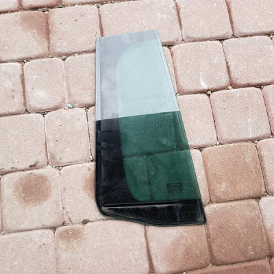 Szyba drzwi prawy tył ciemna 2014r Opel Zafira C