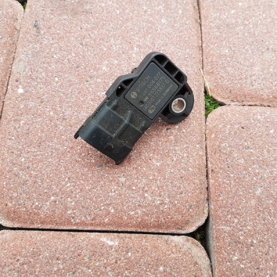 Czujnik ciśnienia doładowania Opel Zafira 55568175