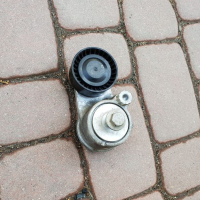 Napinacz paska Opel Insignia 1.6 CDTI 55570067