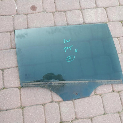 Szyba tył tylna kombi boczna Opel INSIGNIA 2011